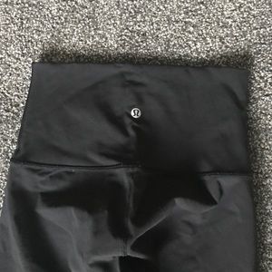 Black High-rise Wunder Under Lululemon / Size 4